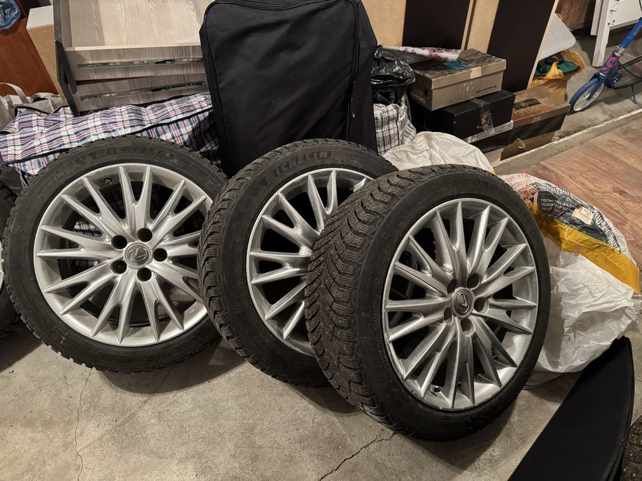 Michelin X-Ice North 4 235/45R18
