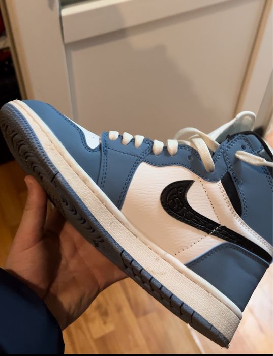 Air jordan 1 universiti blue+sosete nike alb/negru la alegere