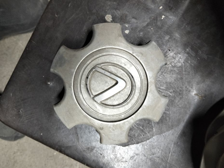 Продам колпачки на диски