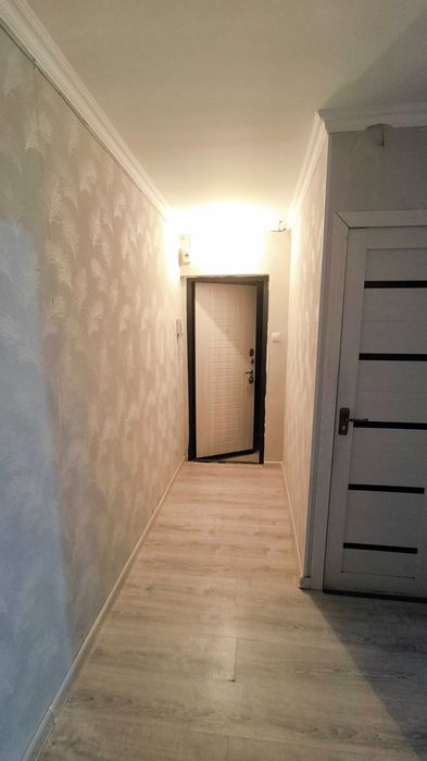 Продаётся 2-комнатная квартира 103-серии в 16 мкр. Этаж: 4 из 5.