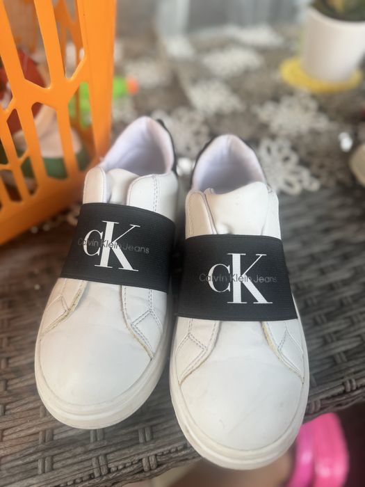 adidasi calvin klein jeans