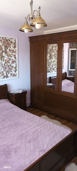 Apartament de 3 camere zona BARTOLOMEU,