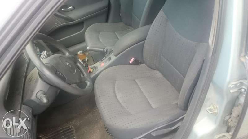 На Части Renault Laguna 1.9 dci навигация