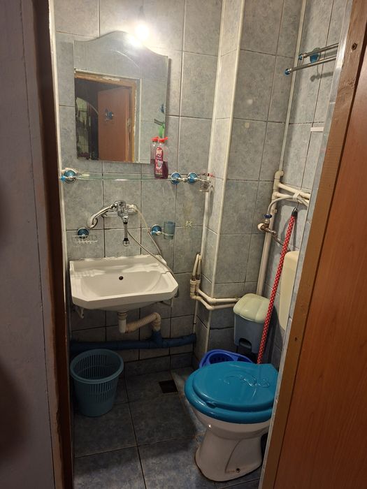 Vând garsoniera Războieni