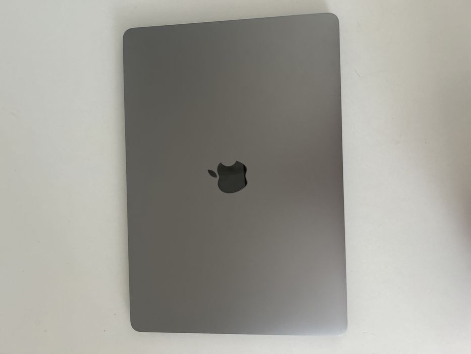 13-inch MacBook Air with Apple M1 chip 256GB SSD 8GB unified memory