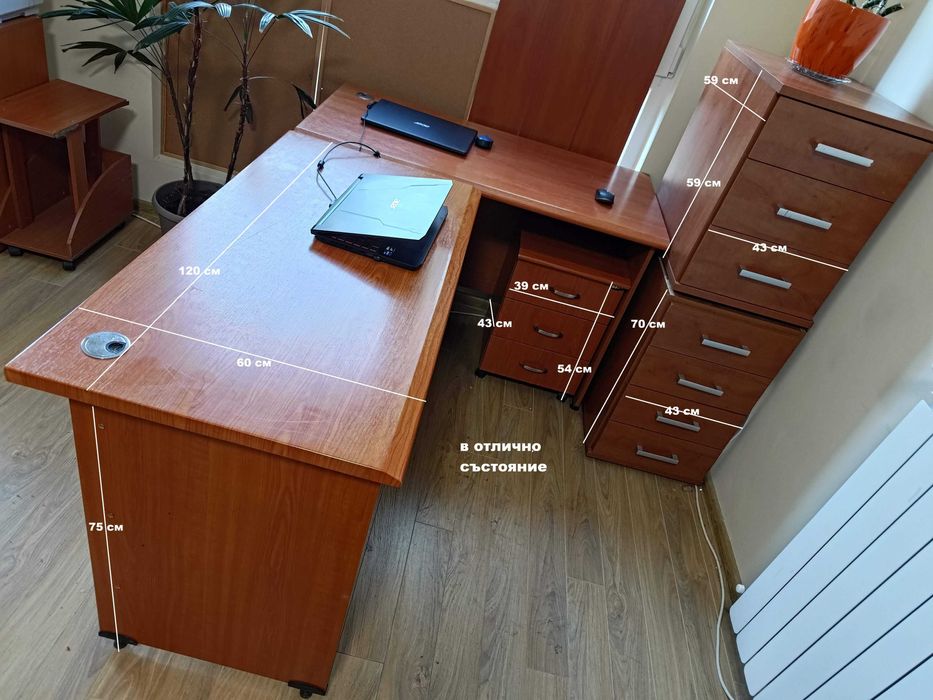 Геймърски стол DXRacer отлично работещи механизми здрав черен текстил