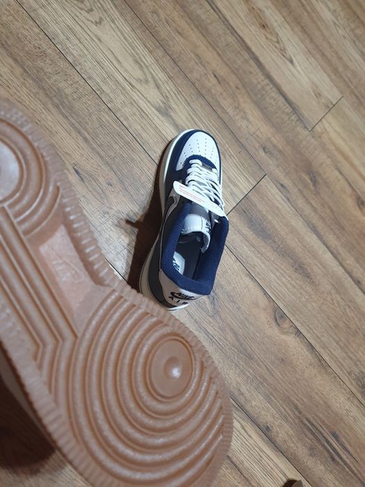 Vând adidasi nike air force 1