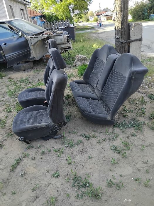 Продам сидения на ауди 80