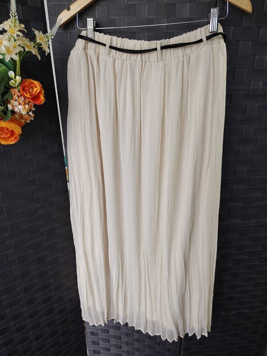 Fusta Zara masura XL