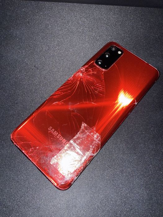 Продам или обменяю Samsung s20