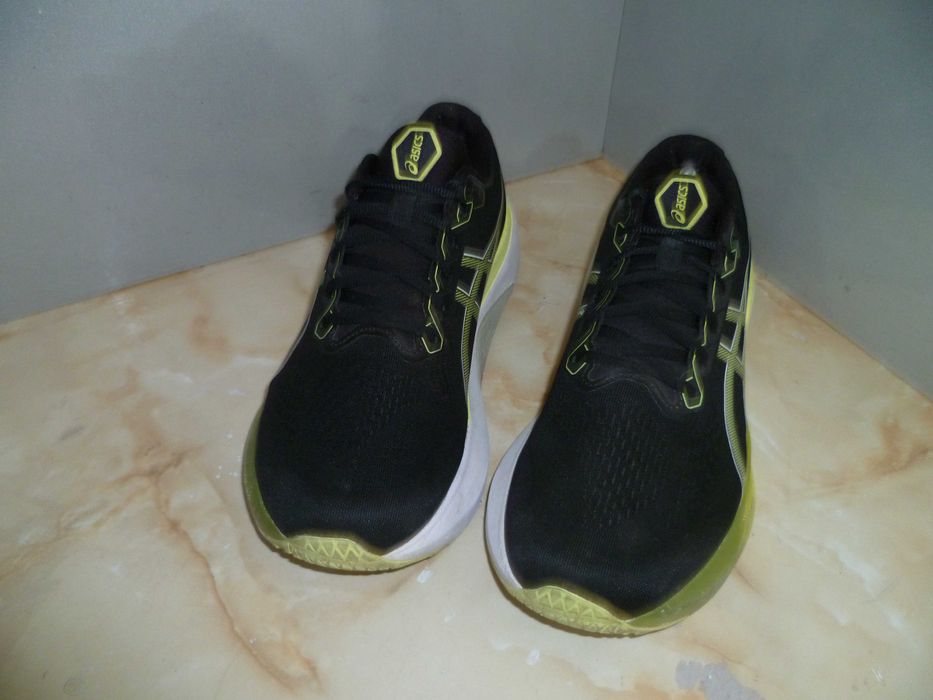 ASICS маратонки №47