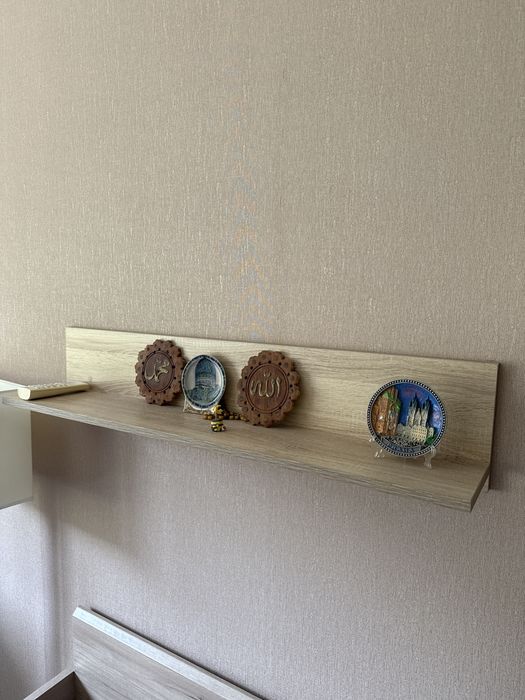 Настенные полки комплект для книг часов наград и прочих мелких вещей