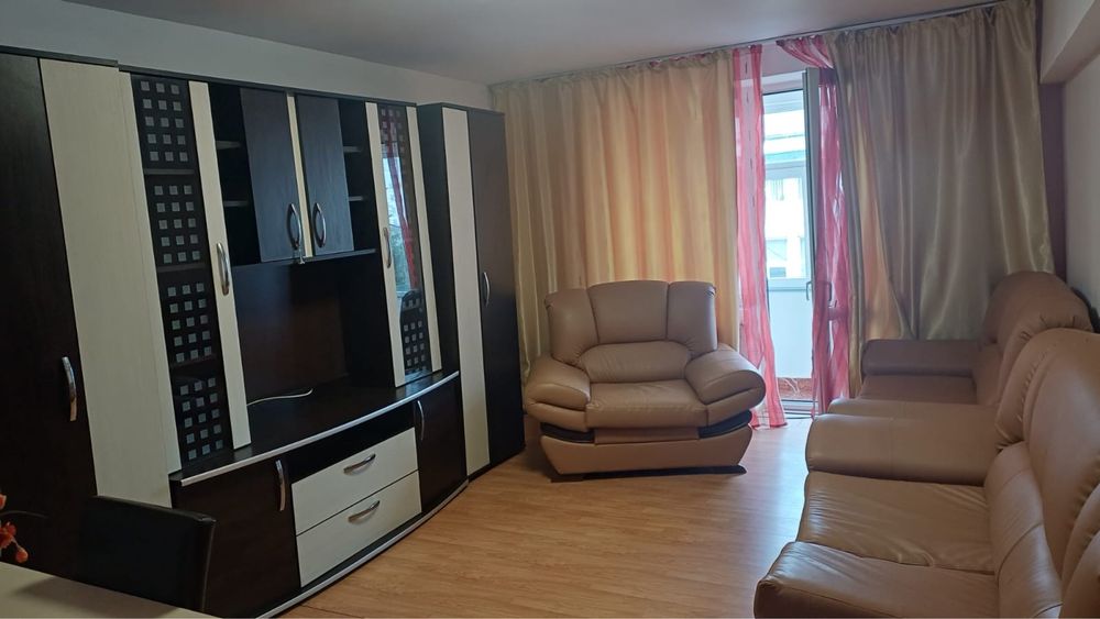 Apartament 3 camere, de vanzare