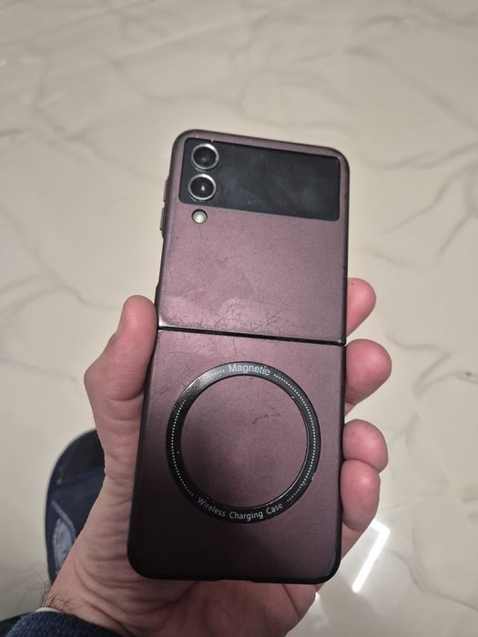 Samsung Galaxy Flip Z4