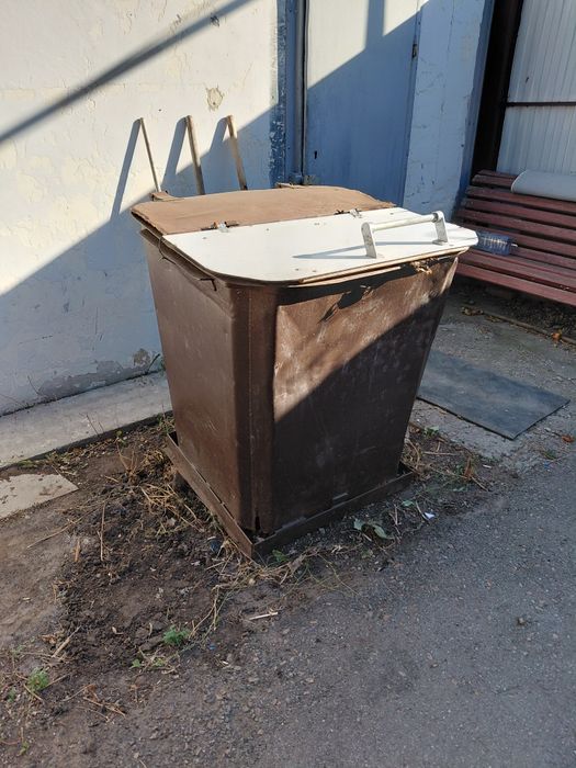 Контейнер под мусор
