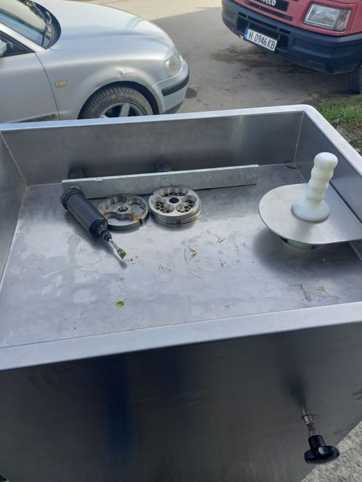 Професионална месомелачка