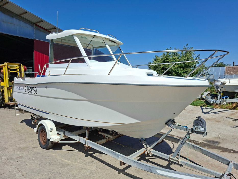 Beneteau Antares 600 Pilothouse