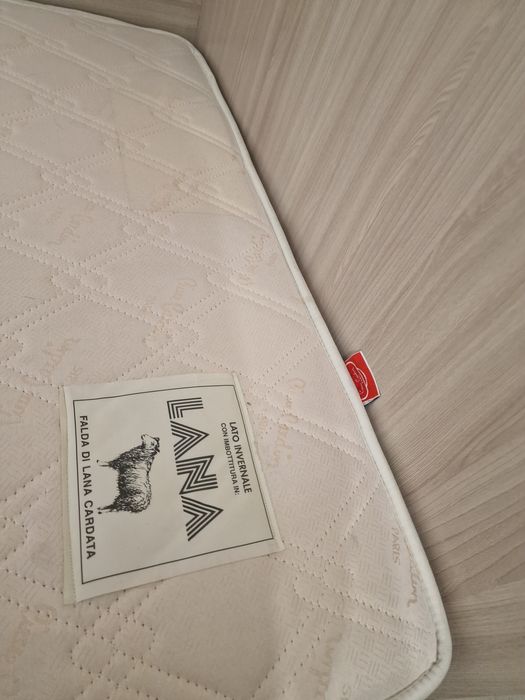 Кровать с матрасом