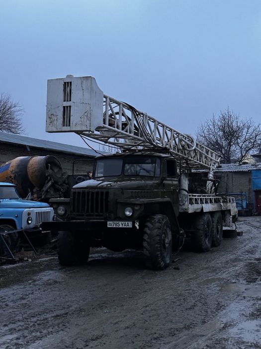 Продаётся буровая установка на шасси УРАЛ