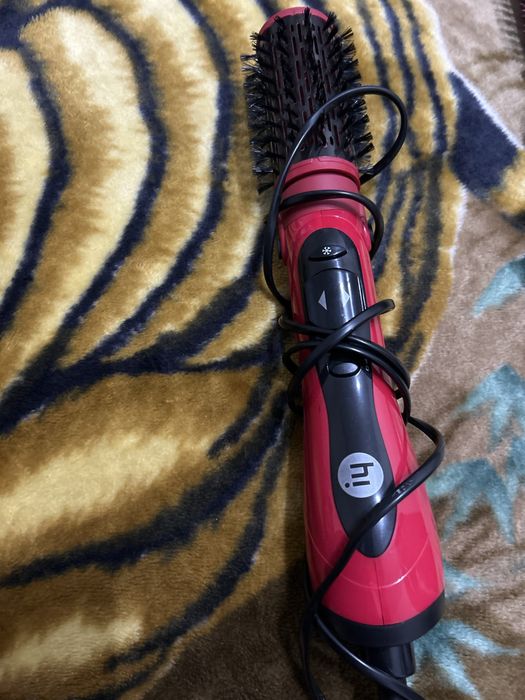 Продается фен-щетка, фен для укладки