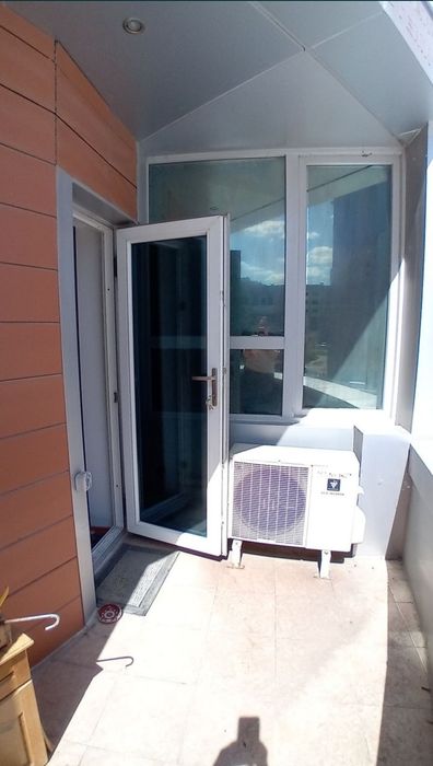 Продавам компактно студио !