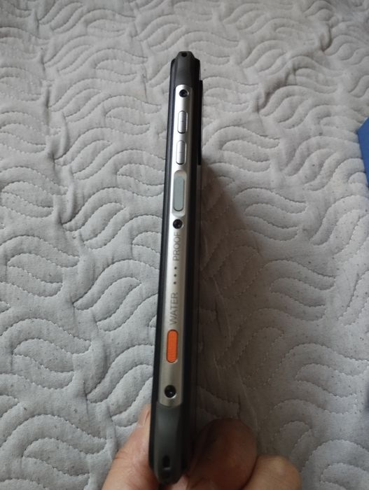 Продам смартфон срочно