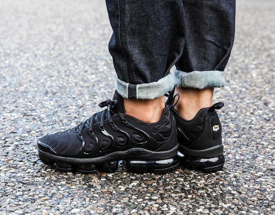 OFERTA ! NIKE Vapormax Plus , cumperi 2 perechi --> CADOU hanorac !
