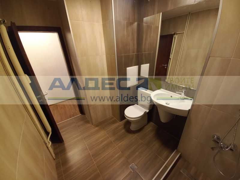 Дава се под наем Тристаен апартамент в София, Център - 110 кв.м за 900 € - Снимка #14