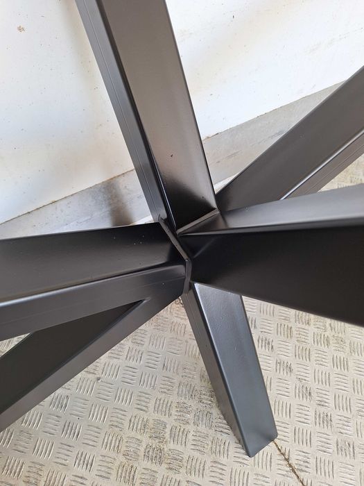 Picioare de masa si alte confecții metalice