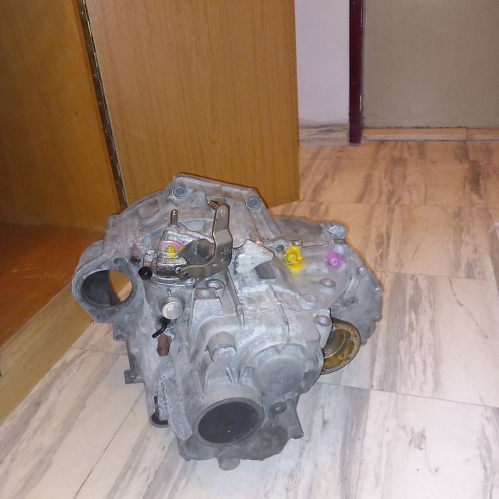 Скоростна кутия Голф5  2.0_ТДИ