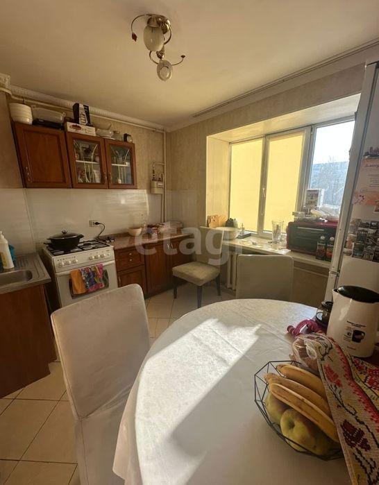 Продам 2х-комн просторную квартиру