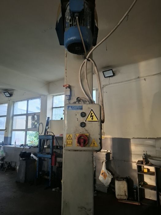 Vand elevator auto