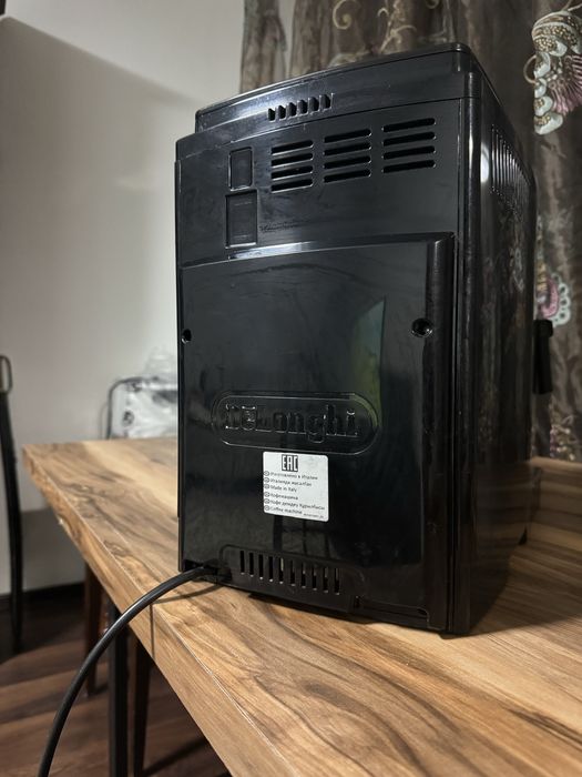 Кофемашина Delonghi MagnificaS