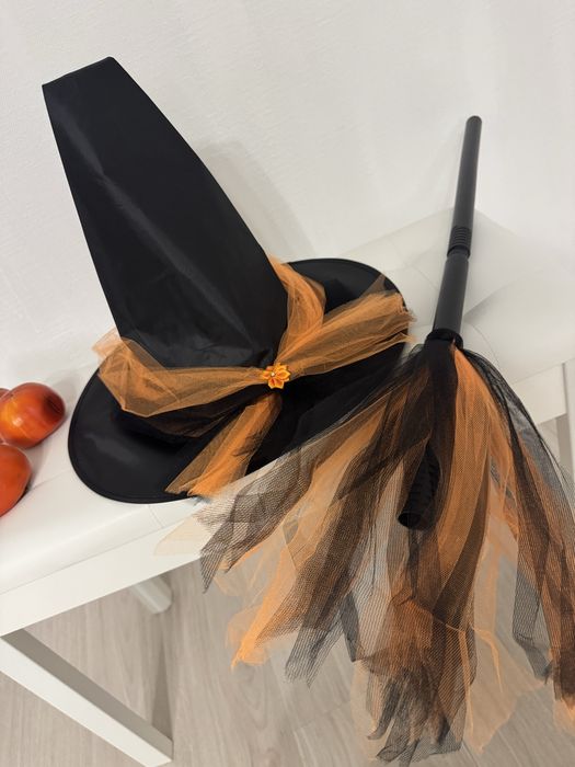 Шляпа Ведьмы и метла для Halloween