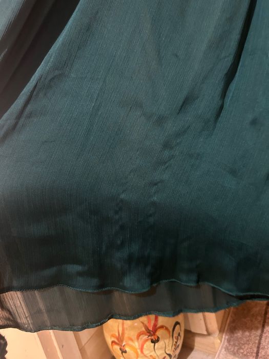 Продавам зелена рокля