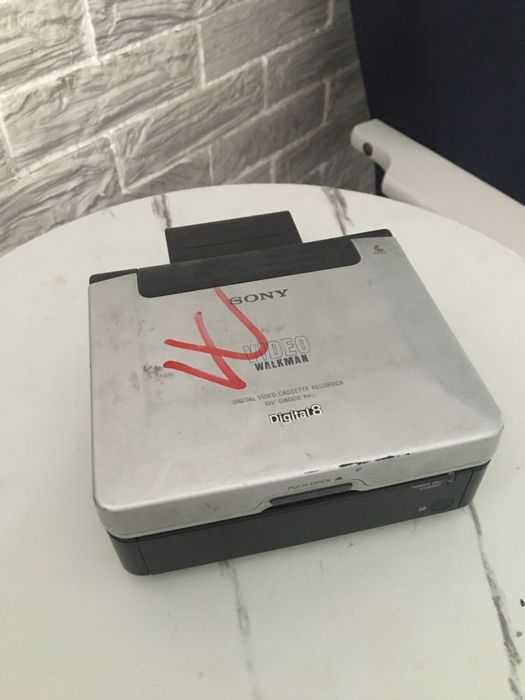 Видеомагнитофон продам