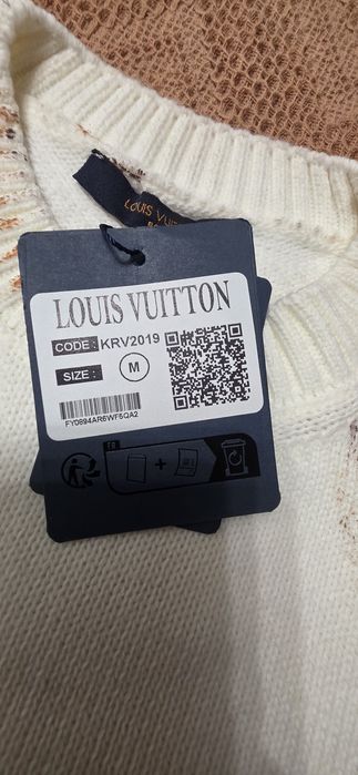 Pulovăr  Lv măsură L model nou superb..