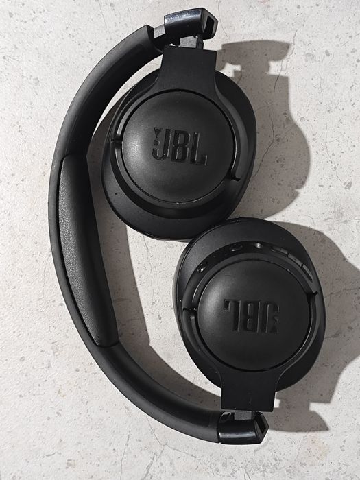 Наушники JBL Tune 760NC с шумоподавлением