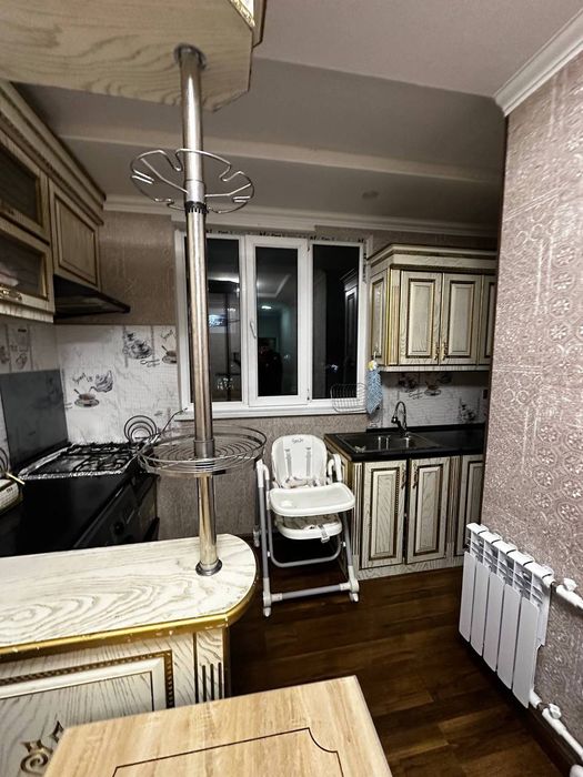 Продаётся 4х комнатная квартира на 4м этаже в 5ти этажном доме.