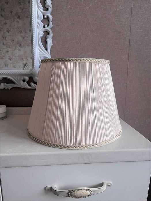 Нарядный розово-бежевый абажур