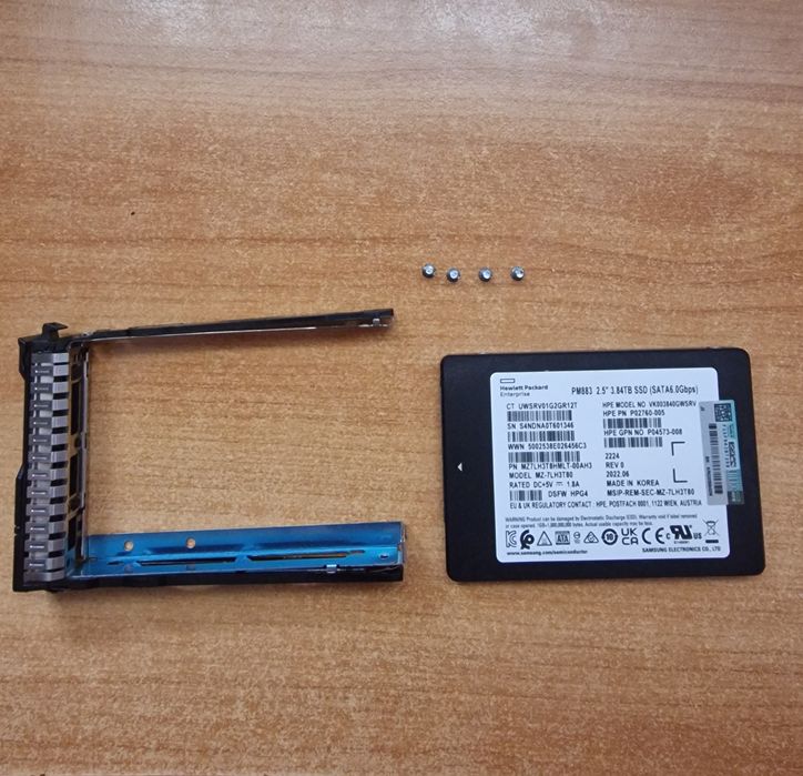 SSD Samsung PM883 3.84TB SATA + Шина  HPE Smart Carrier