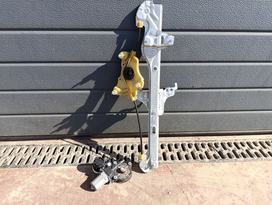 Macara geam spate dreapta Toyota corolla e210 553422-104