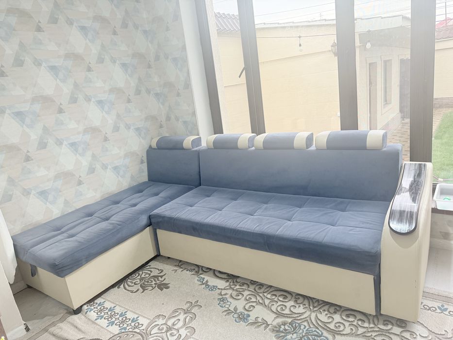 срочно продам диван