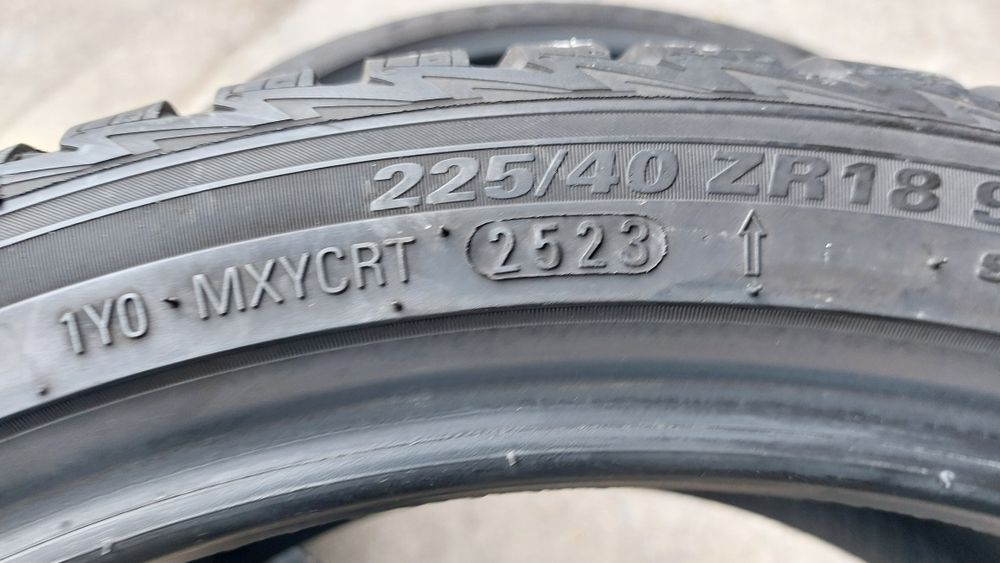Всесезонни гуми 225/40/18 Kumho Solus 4S 2 броя