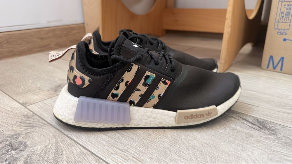 Adidas NMD R1 дамски