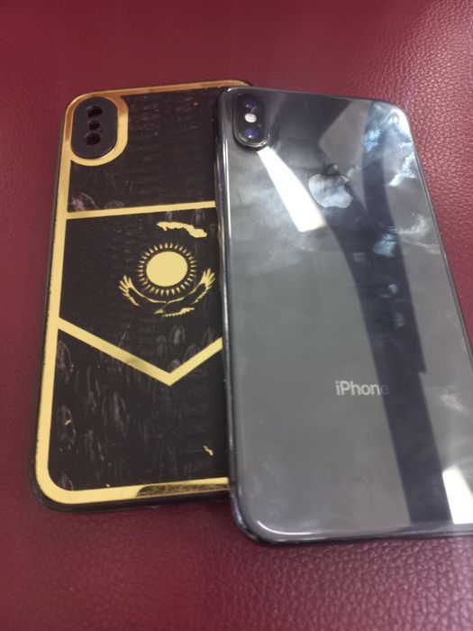 Продам iPhone X..