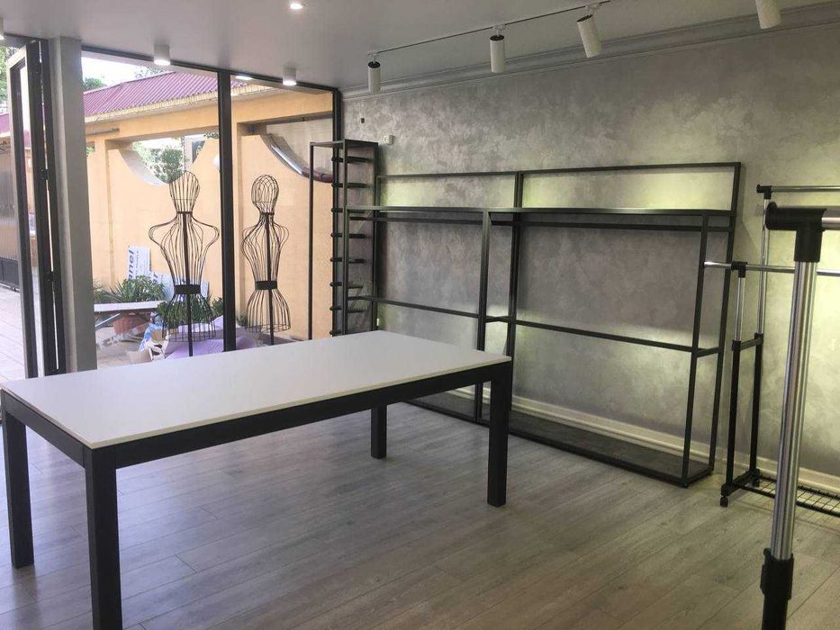 Полки.стеллажи.вешалки.торговое оборудование