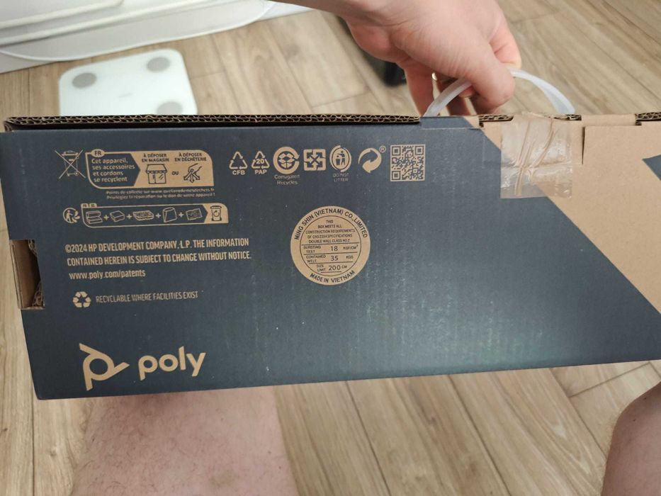 Vand Poly studio V12 noua