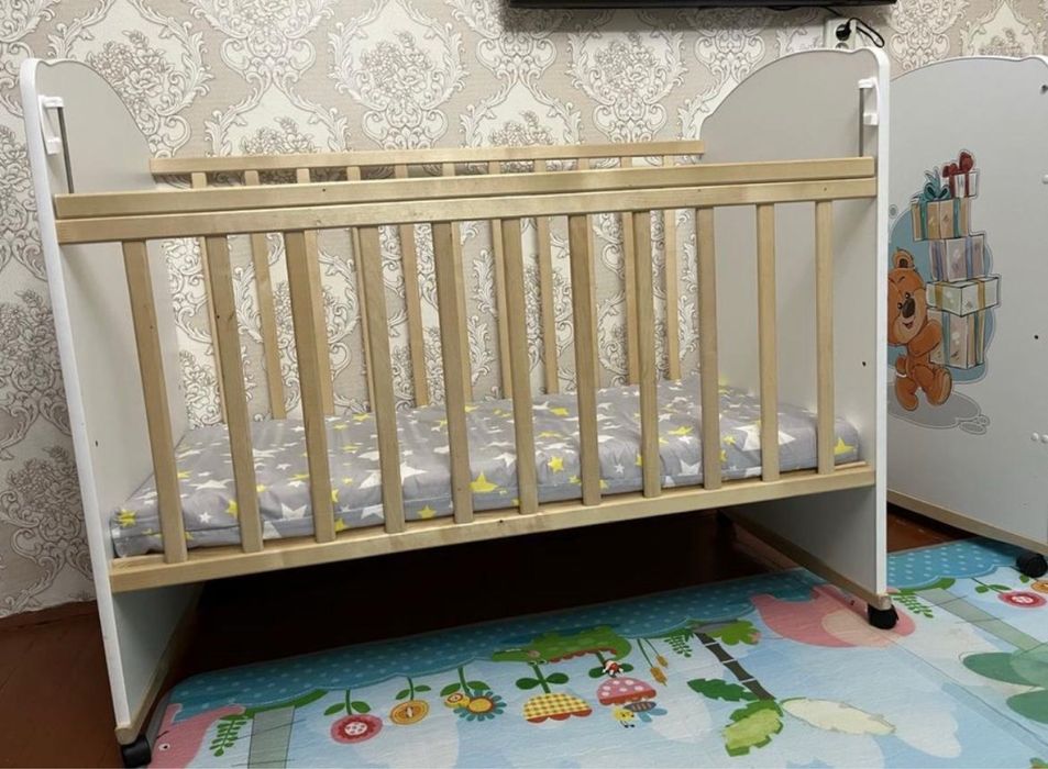 Детская кроватка манеж