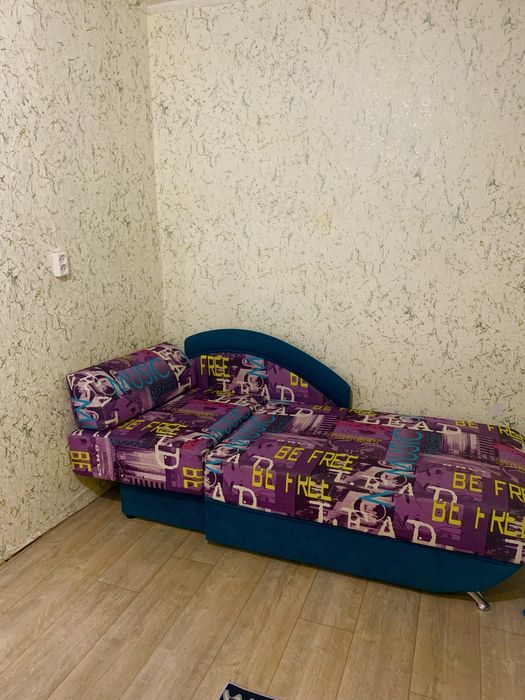 Продам диванчик в хорошем состоянии